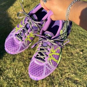 Asics Gel-Noosa Tri 9 running shoes, like new condition!